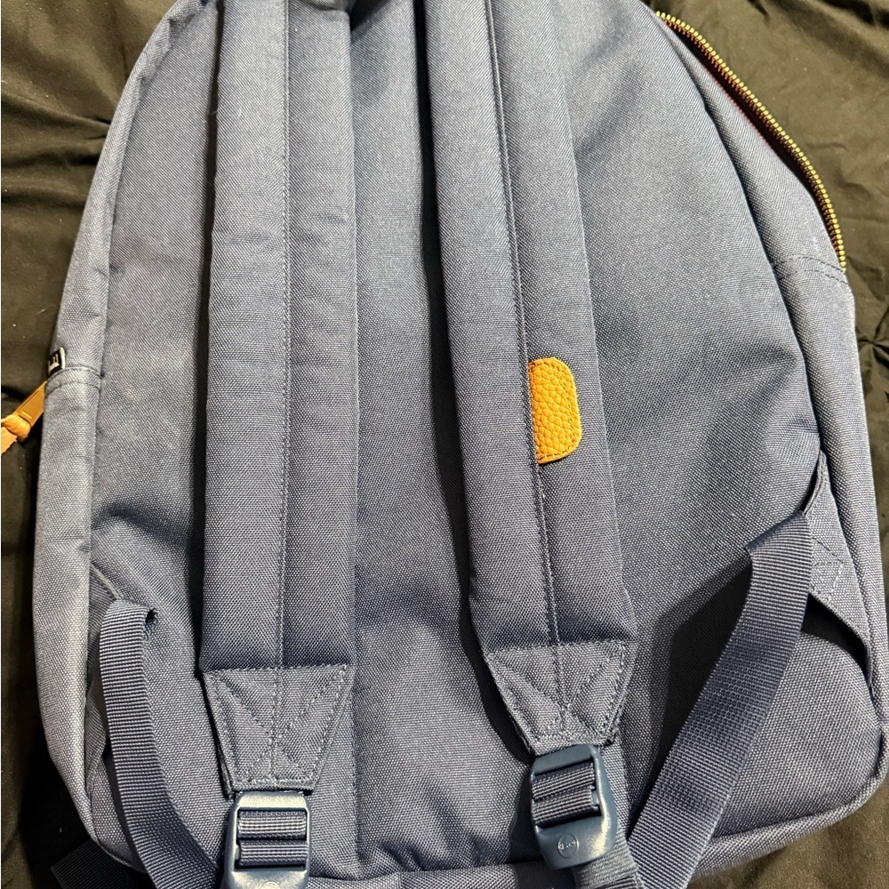 Herschel Backpack - Picture 4 of 11